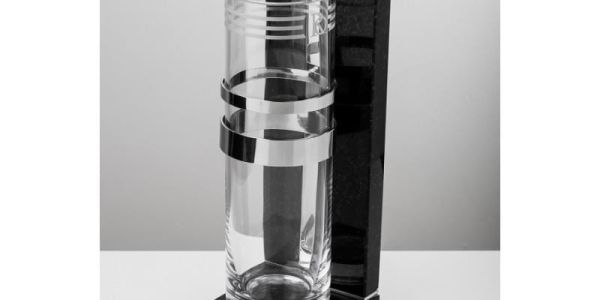 Ile kosztuje wazon na pomnik i od czego zależy cena wazonu na nagrobek?